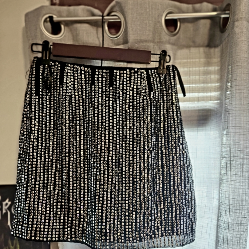 FRENCH CONNECTION, Sequin mini skirt, xxs or size 2